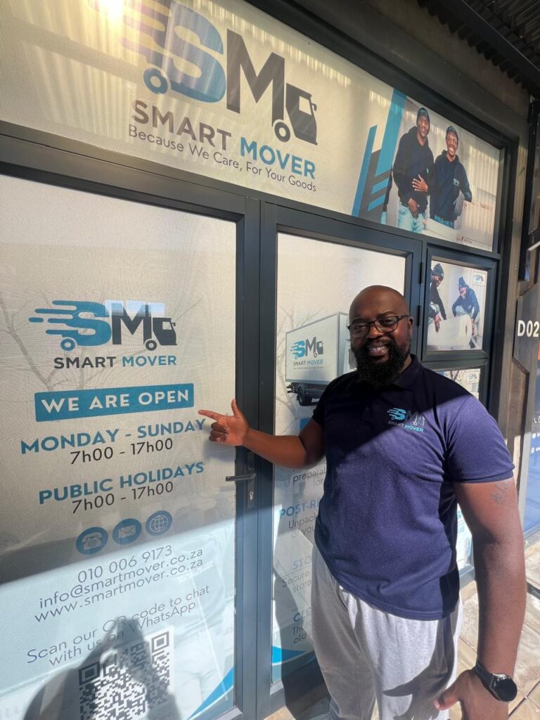 How Smart Mover Handles Large Items and Furniture